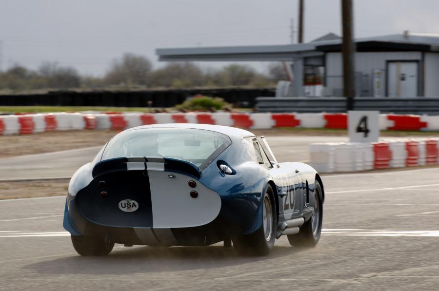  Shelby Cobra Daytona Coupe CSX2601 1965 года  (фото 40 из 44)